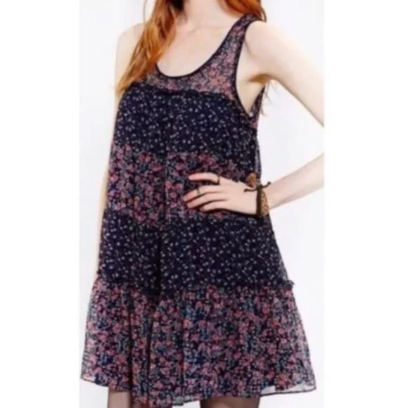 NWT Kimchi Blue Floral Mini Dress.  SZ M - Picture 2 of 4